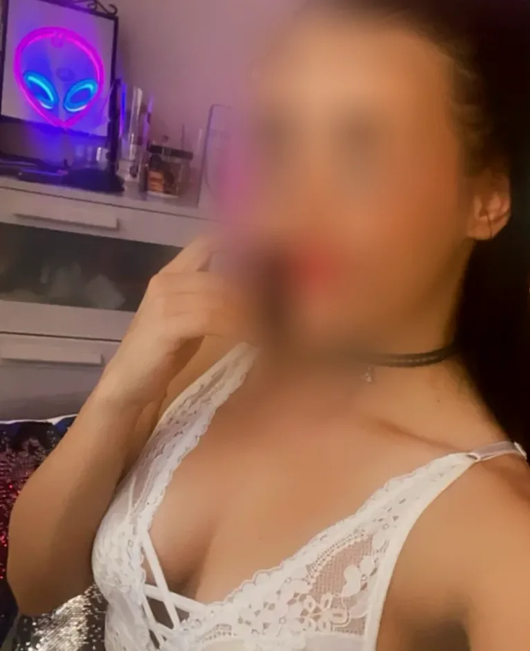 Chiara, 21