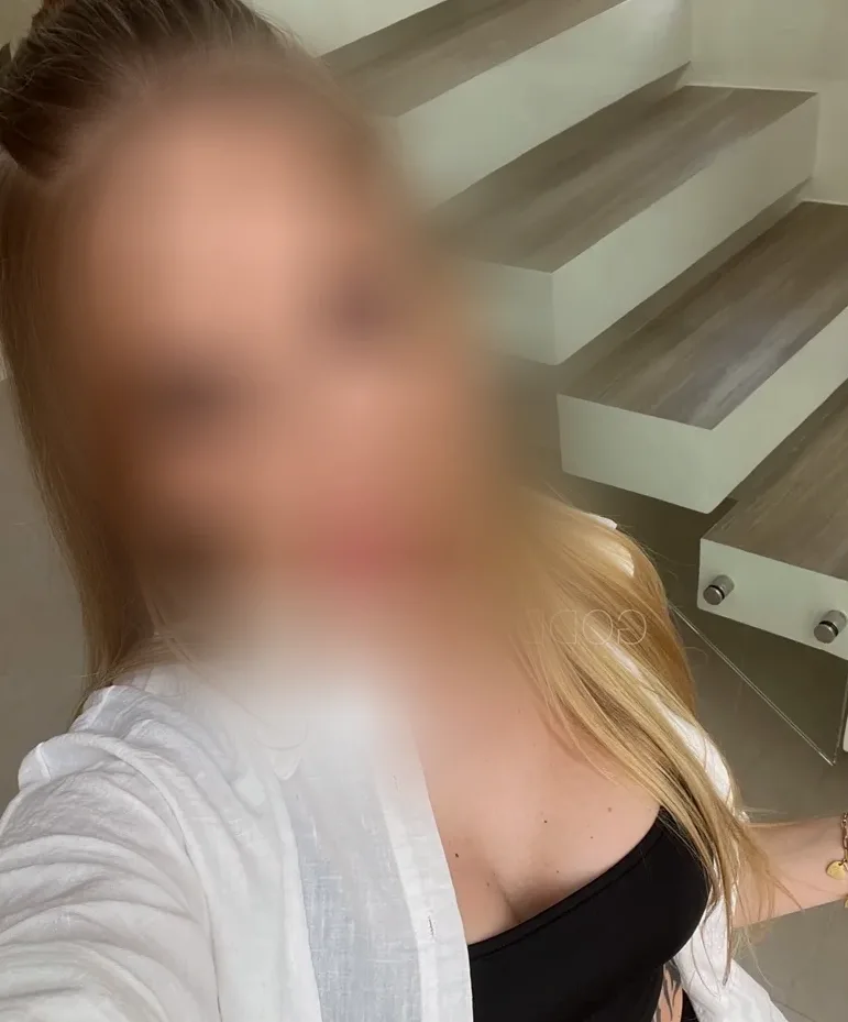 Emily, 30