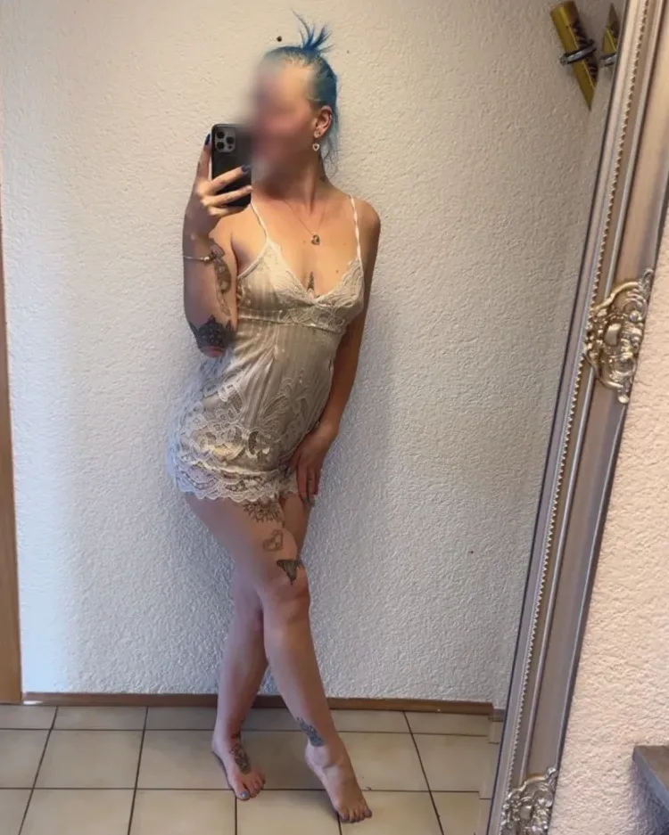 Merve, 25