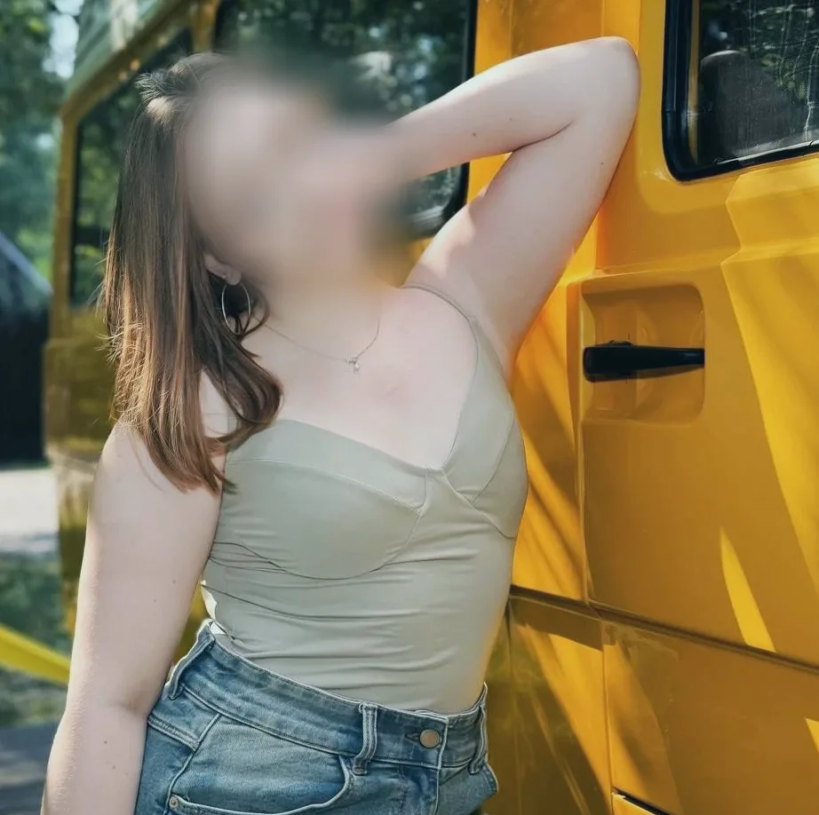 Miriam, 19