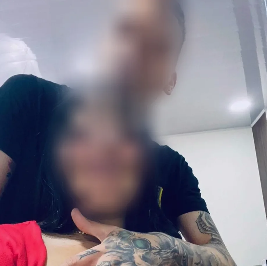 Sina, 25