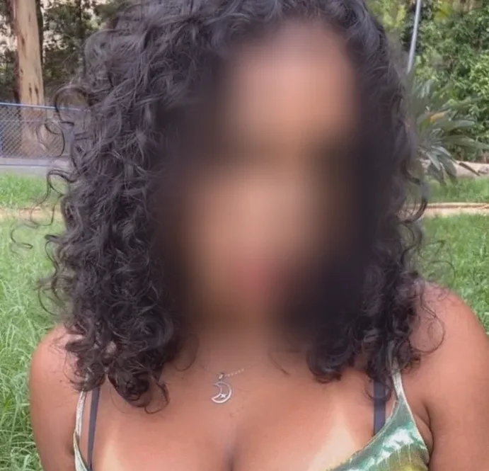 Yasmin, 24